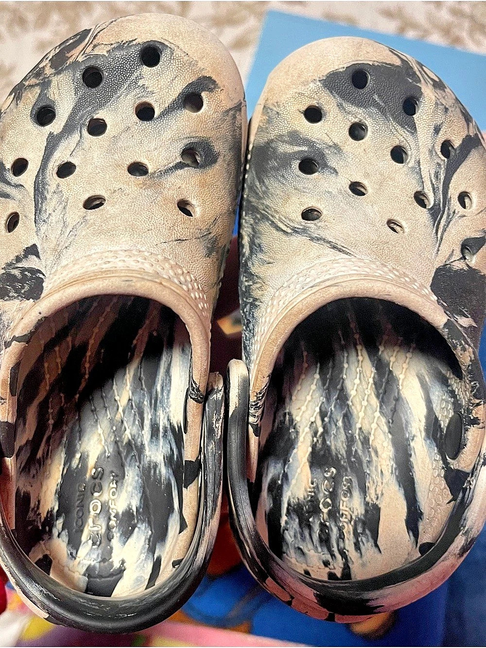 Crocs Classic Marbled Clog in Brown & Black for toddler
